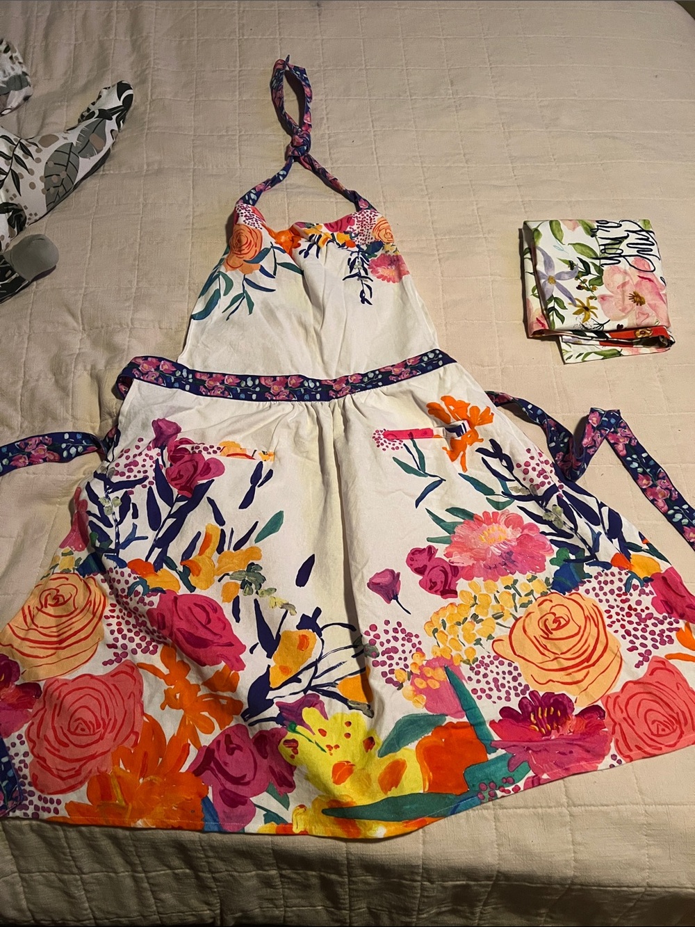 NWOT OS Anthropologie X Floral Halter Apron with Floral Towel - Picture 6 of 9